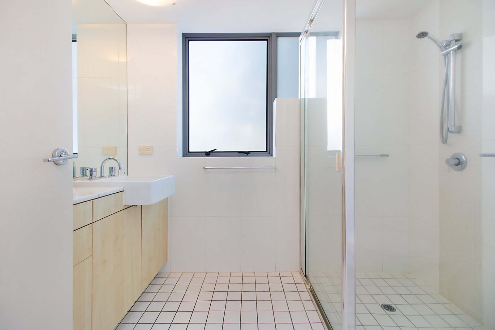301/3 McLean Street COOLANGATTA 10