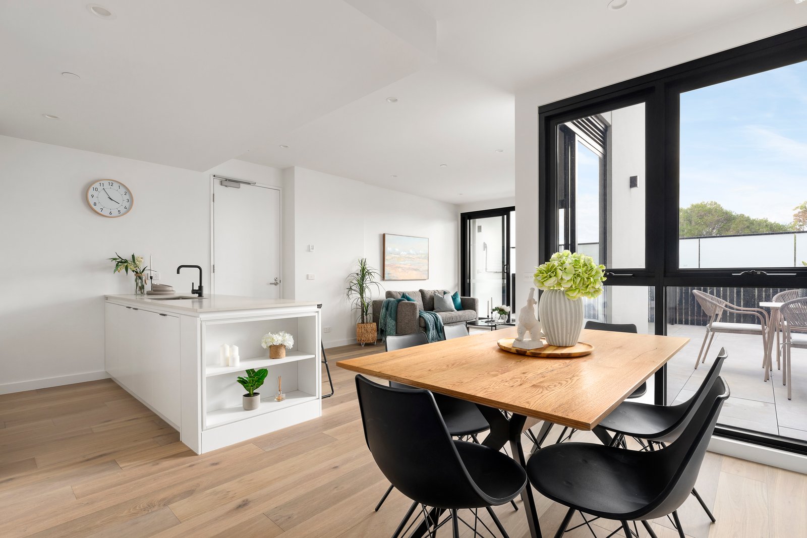 301/47 McIntyre Street, BURWOOD, 3125