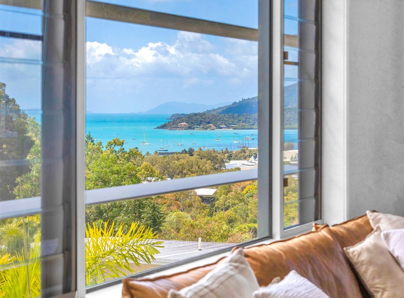 30/15 Flame Tree Court AIRLIE BEACH 2