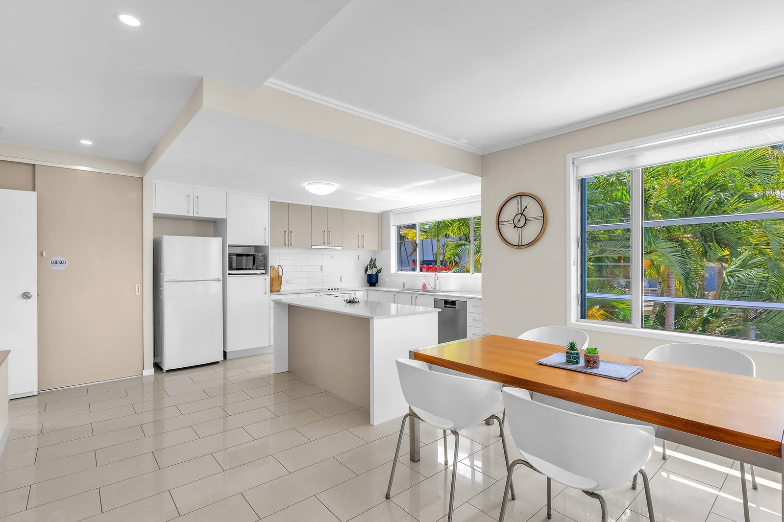 30/15 Flame Tree Court AIRLIE BEACH 4