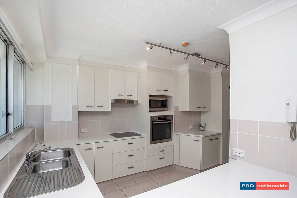 30/170-180 The Esplanade BURLEIGH HEADS 5