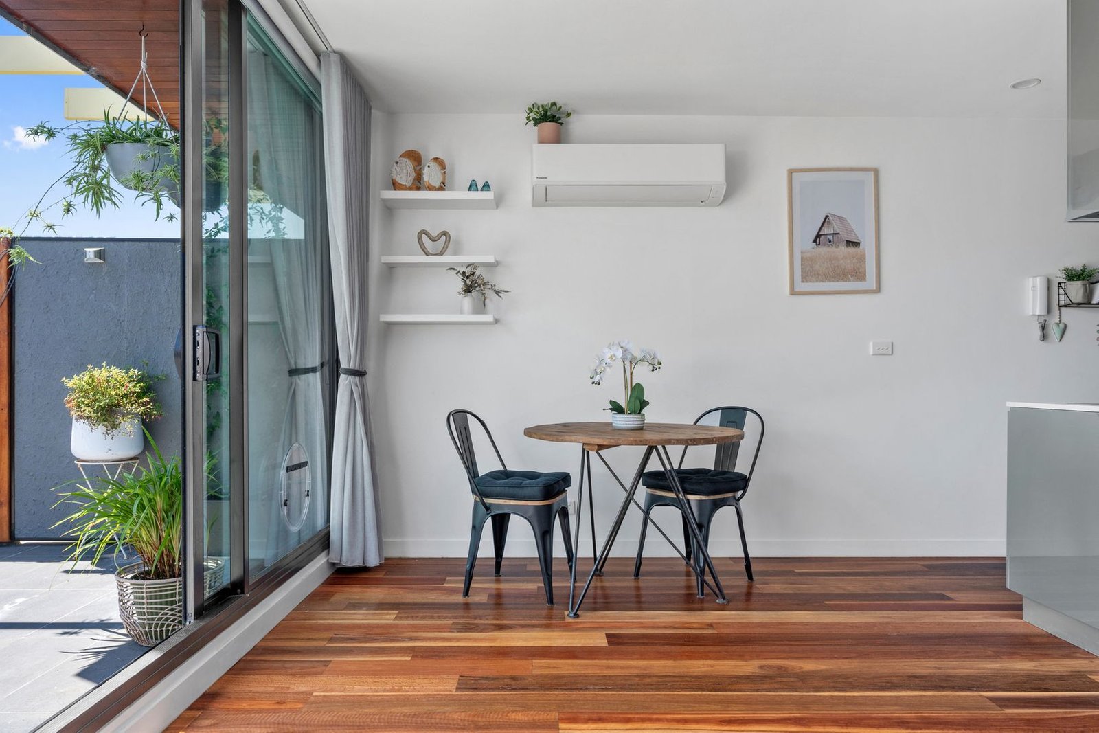 Gallery: 301/88 Dow Street