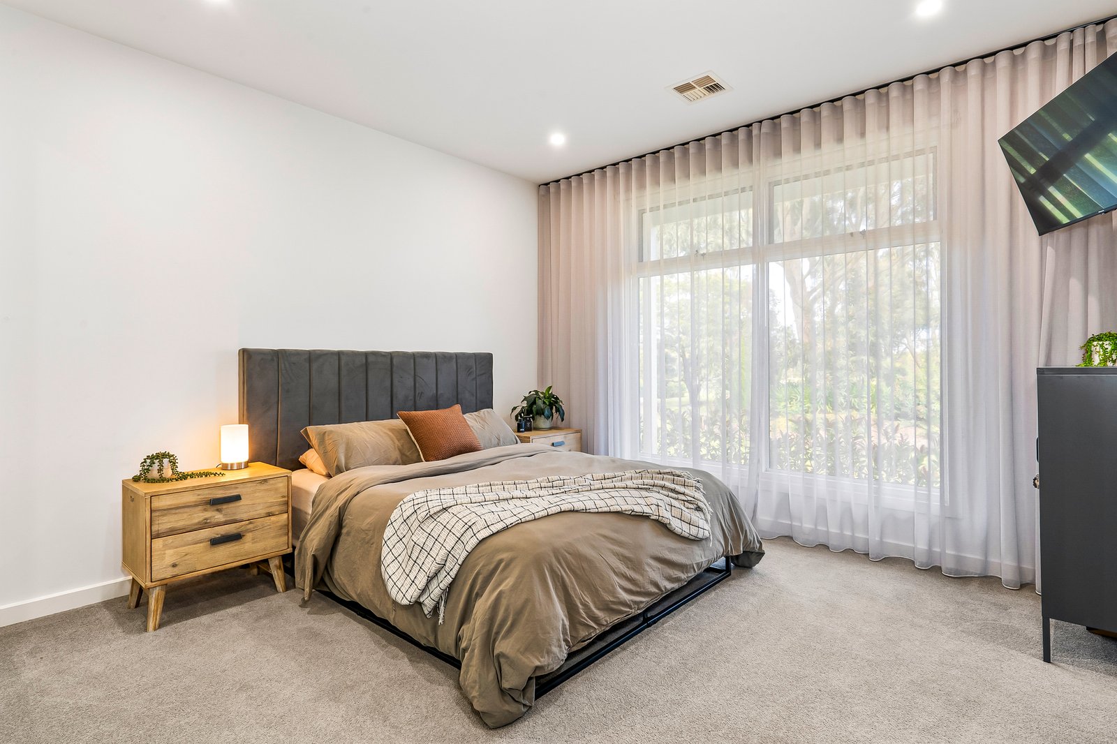 Real Estate and Property in 302 Couangalt Road, Gisborne South, VIC