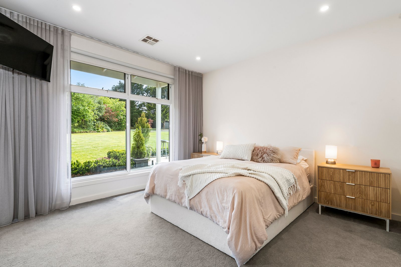 Real Estate and Property in 302 Couangalt Road, Gisborne South, VIC