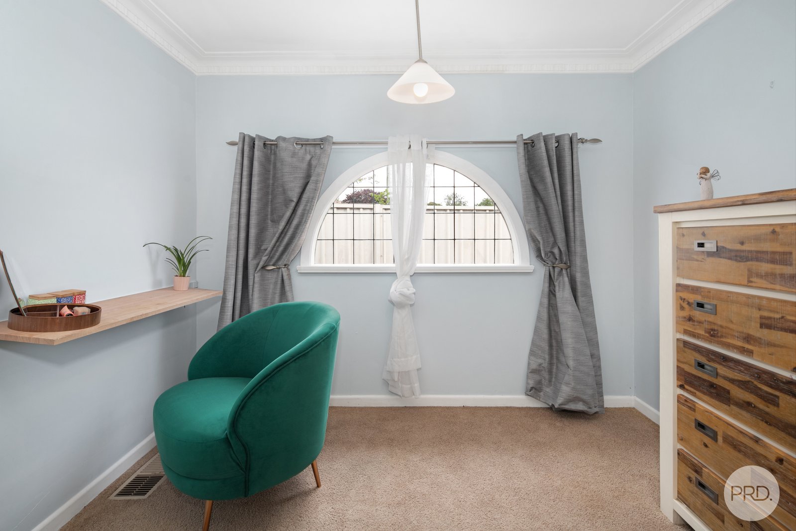 302 Elsworth Street West  MOUNT PLEASANT 6