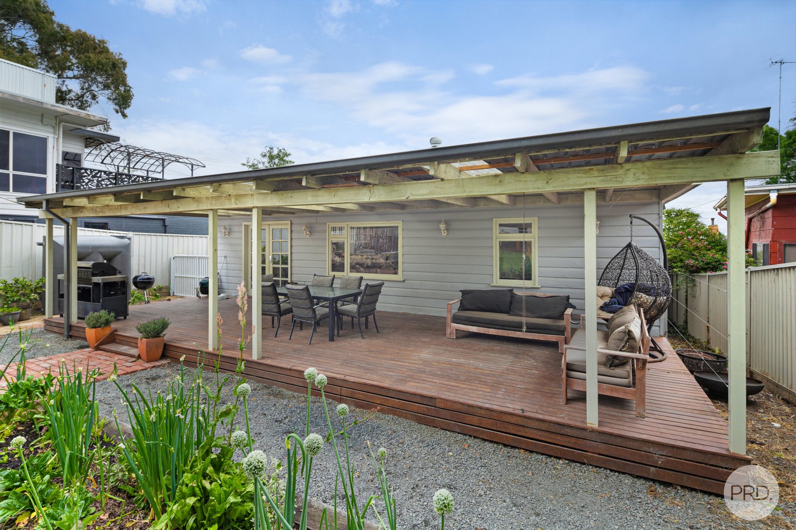 302 Elsworth Street West  MOUNT PLEASANT 10
