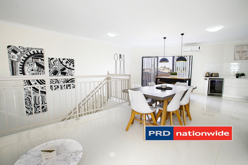 30/2 Glenmore Ridge Drive GLENMORE PARK 5