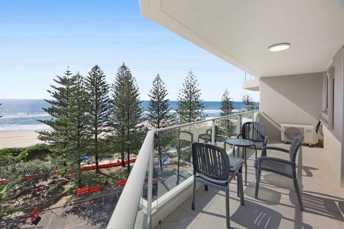 30/202 The Esplanade Burleigh Heads 5