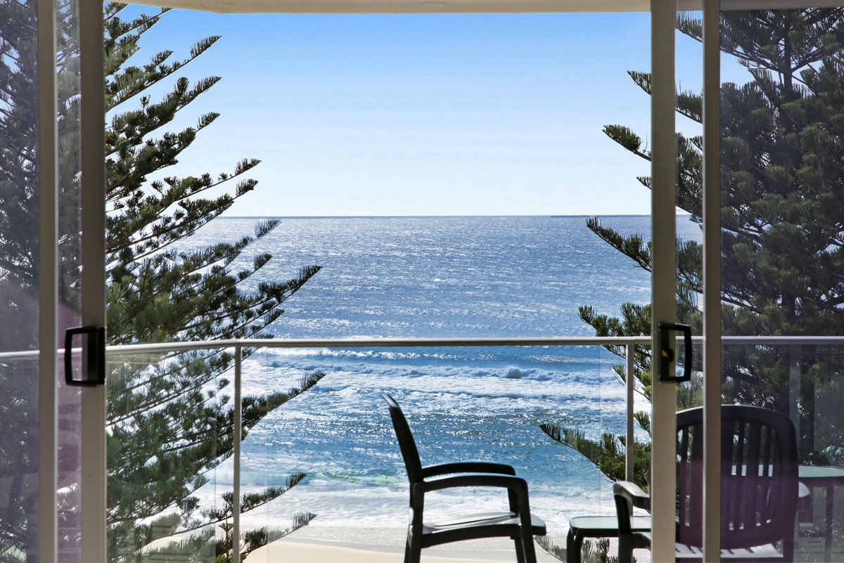 30/202 The Esplanade Burleigh Heads 6