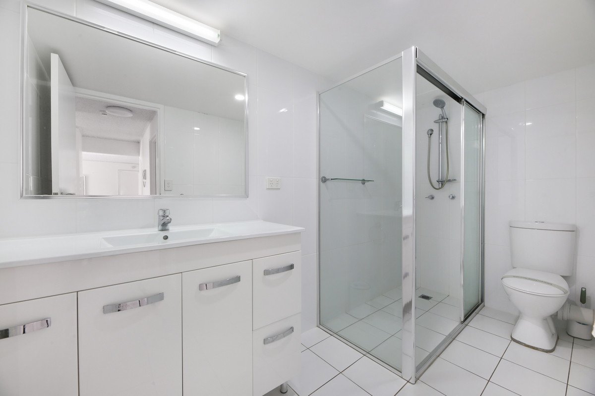 30/202 The Esplanade Burleigh Heads 18