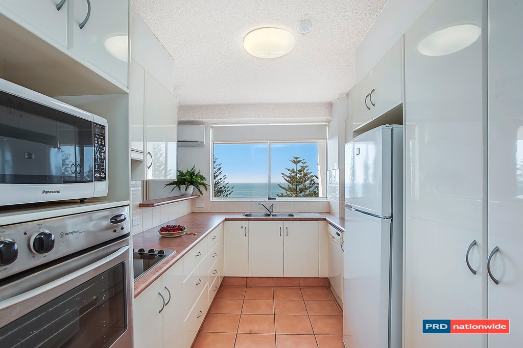30/202 The Esplanade BURLEIGH HEADS 3