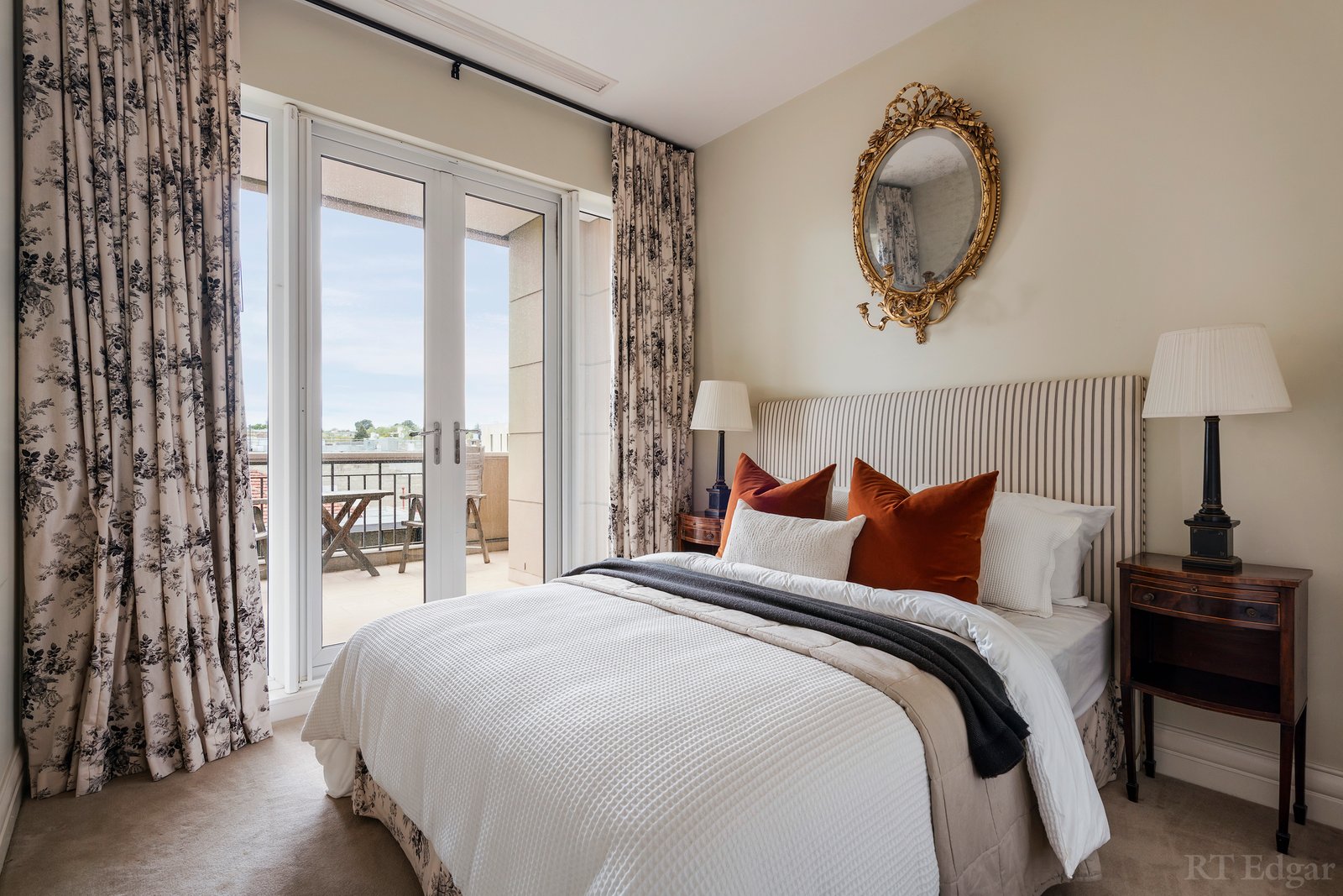 Real Estate and Property in 302/1 Wallace Avenue, Toorak, VIC