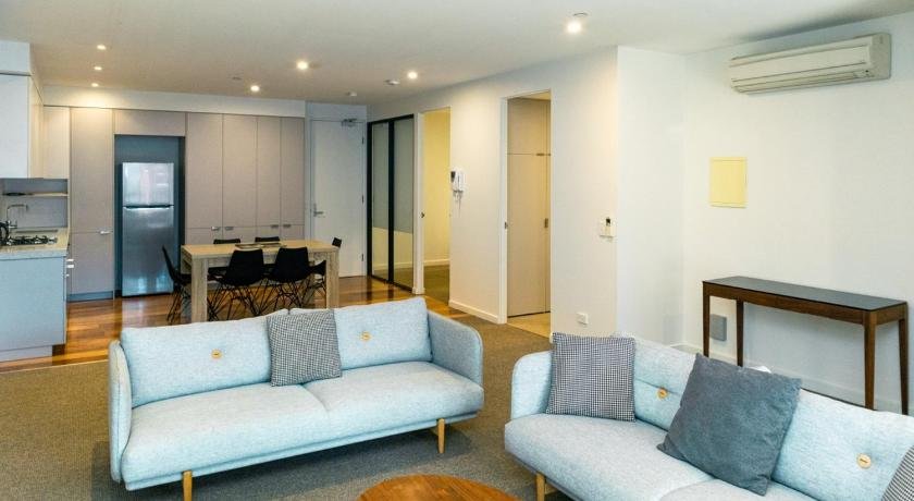 Gallery: 302/100 Western Beach Road