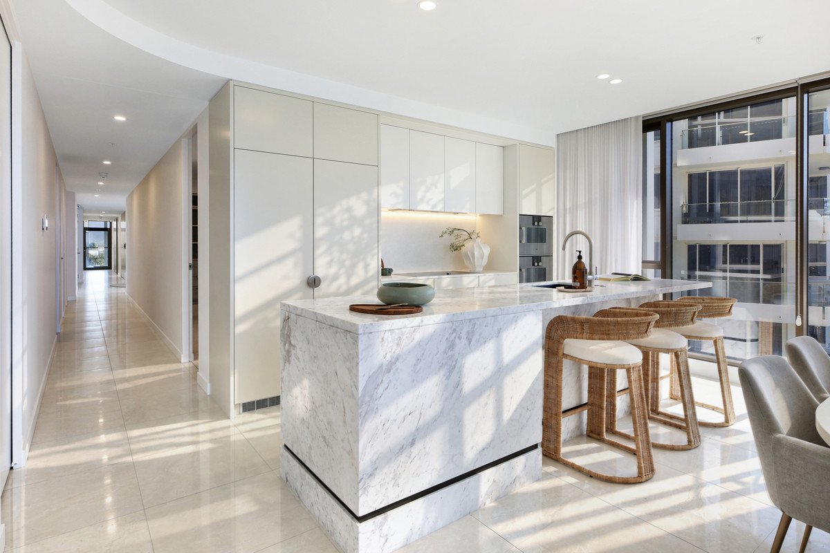 302/112 The Esplanade Burleigh Heads 8