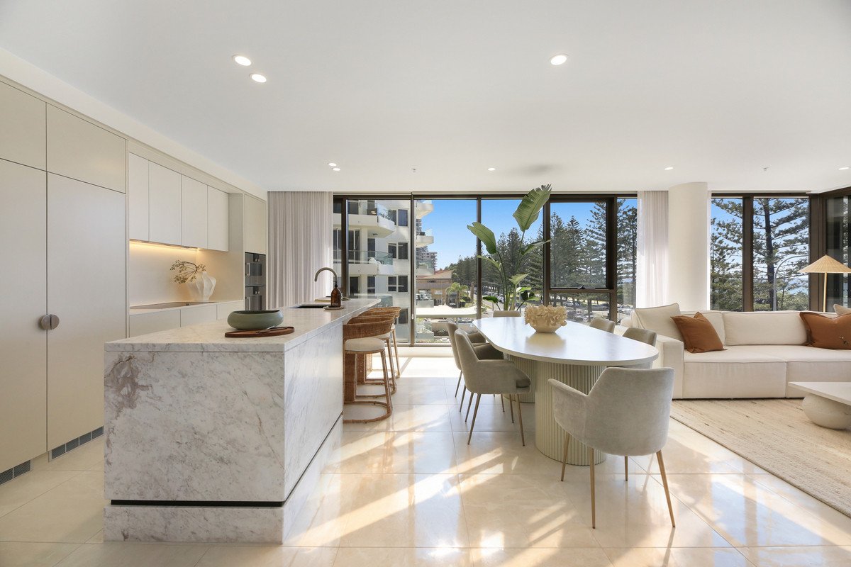 302/112 The Esplanade Burleigh Heads 9