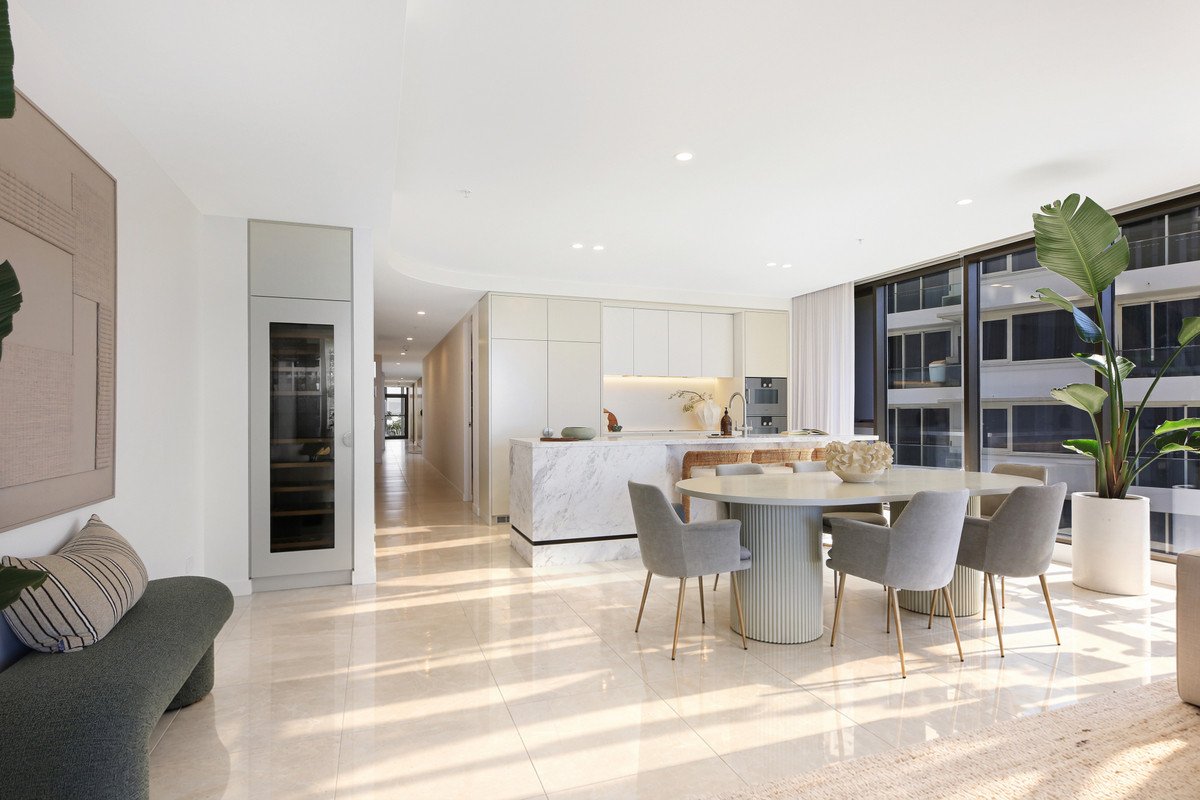302/112 The Esplanade Burleigh Heads 12