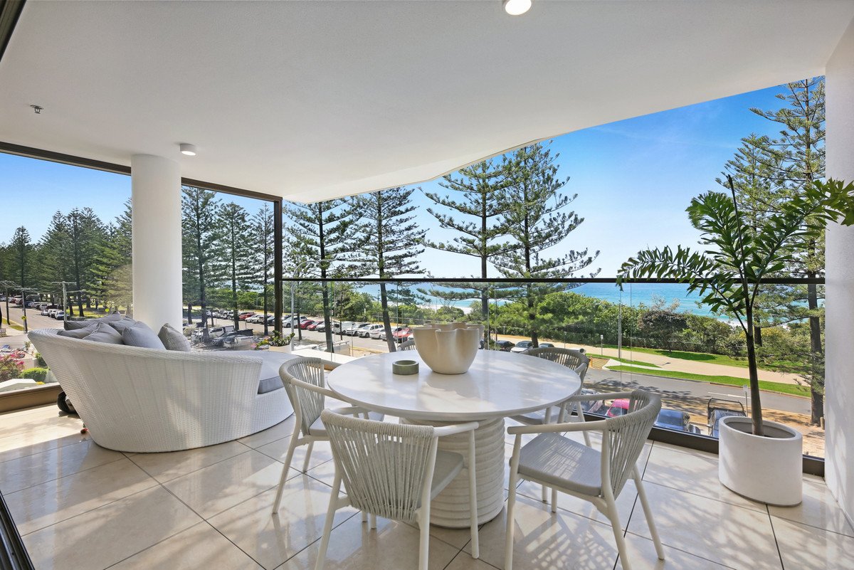 302/112 The Esplanade Burleigh Heads 17