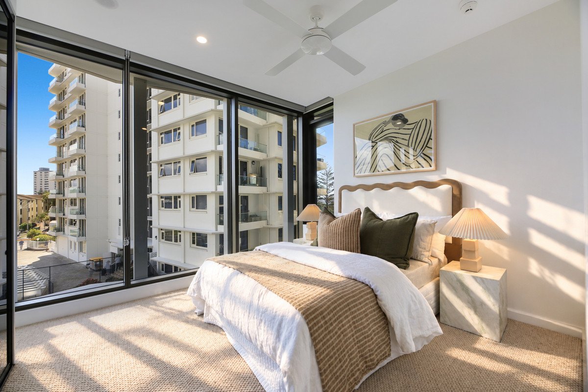 302/112 The Esplanade Burleigh Heads 28