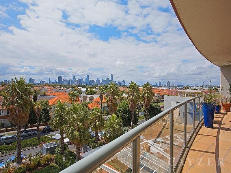 Gallery: 302/115 Beach Street