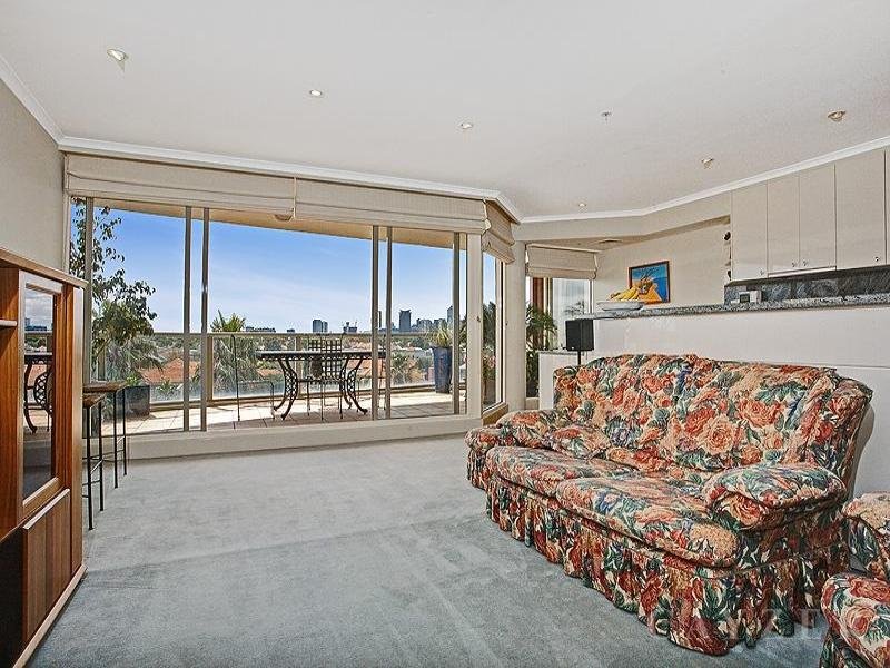 Gallery: 302/115 Beach Street