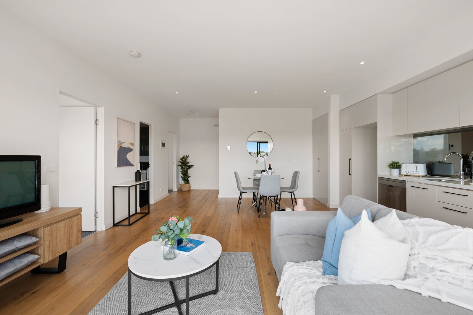 Gallery: 302/144 McKinnon Road