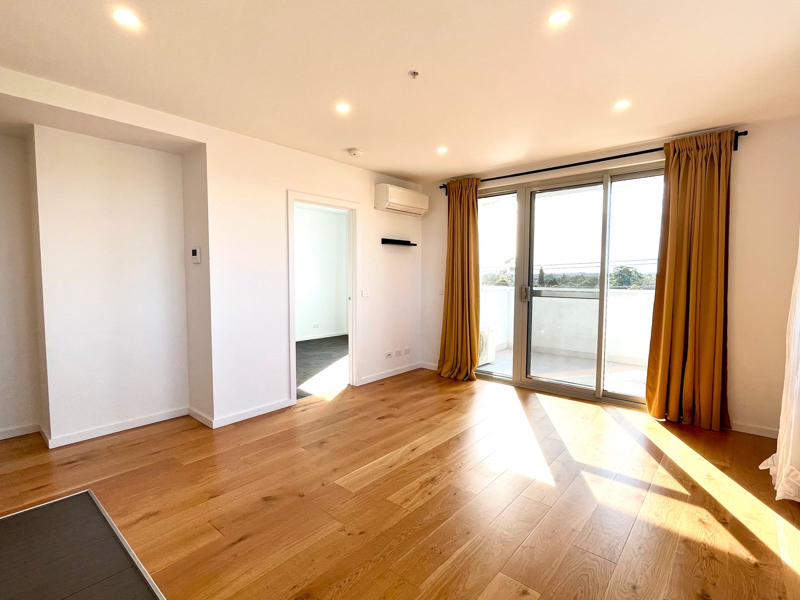 Gallery: 302/16-18 Dalgety Street