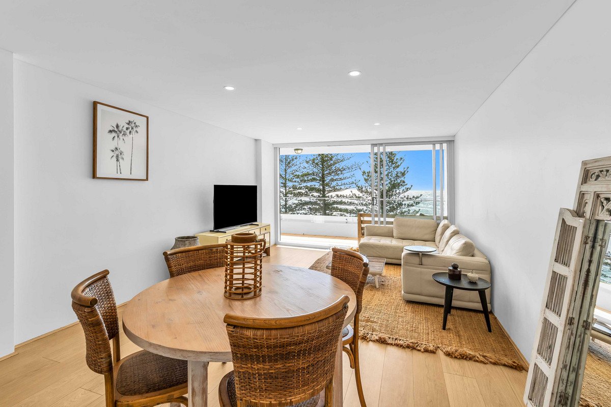 30/22 Goodwin Terrace Burleigh Heads 3