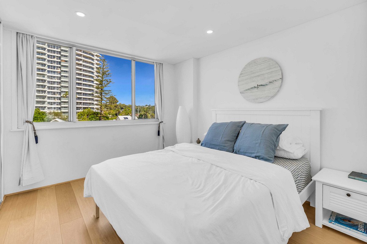 30/22 Goodwin Terrace Burleigh Heads 9