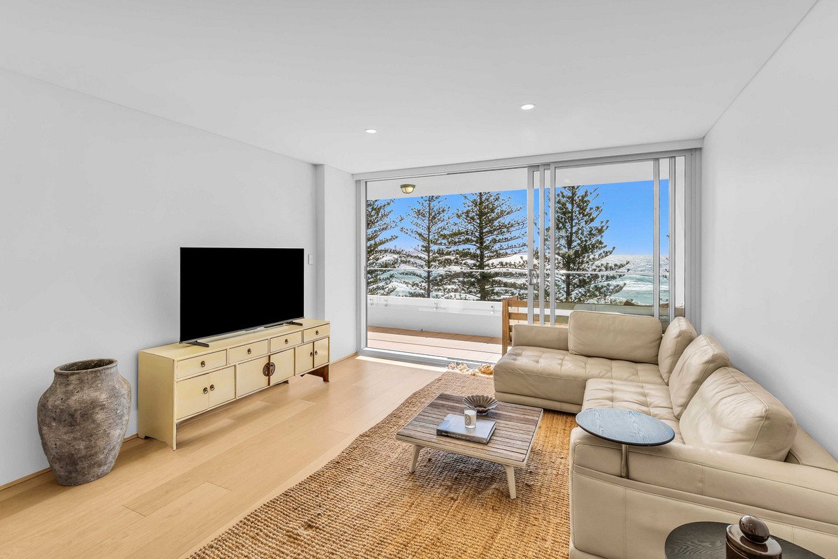 30/22 Goodwin Terrace Burleigh Heads 10