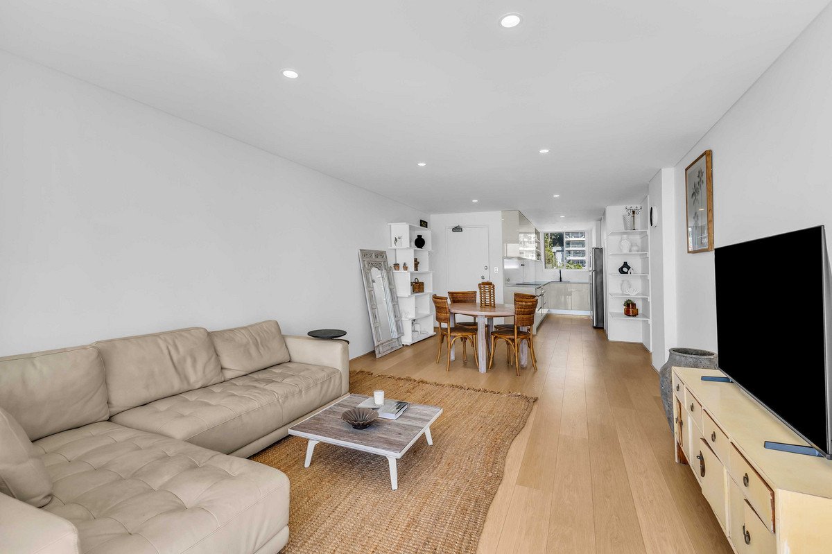 30/22 Goodwin Terrace Burleigh Heads 16