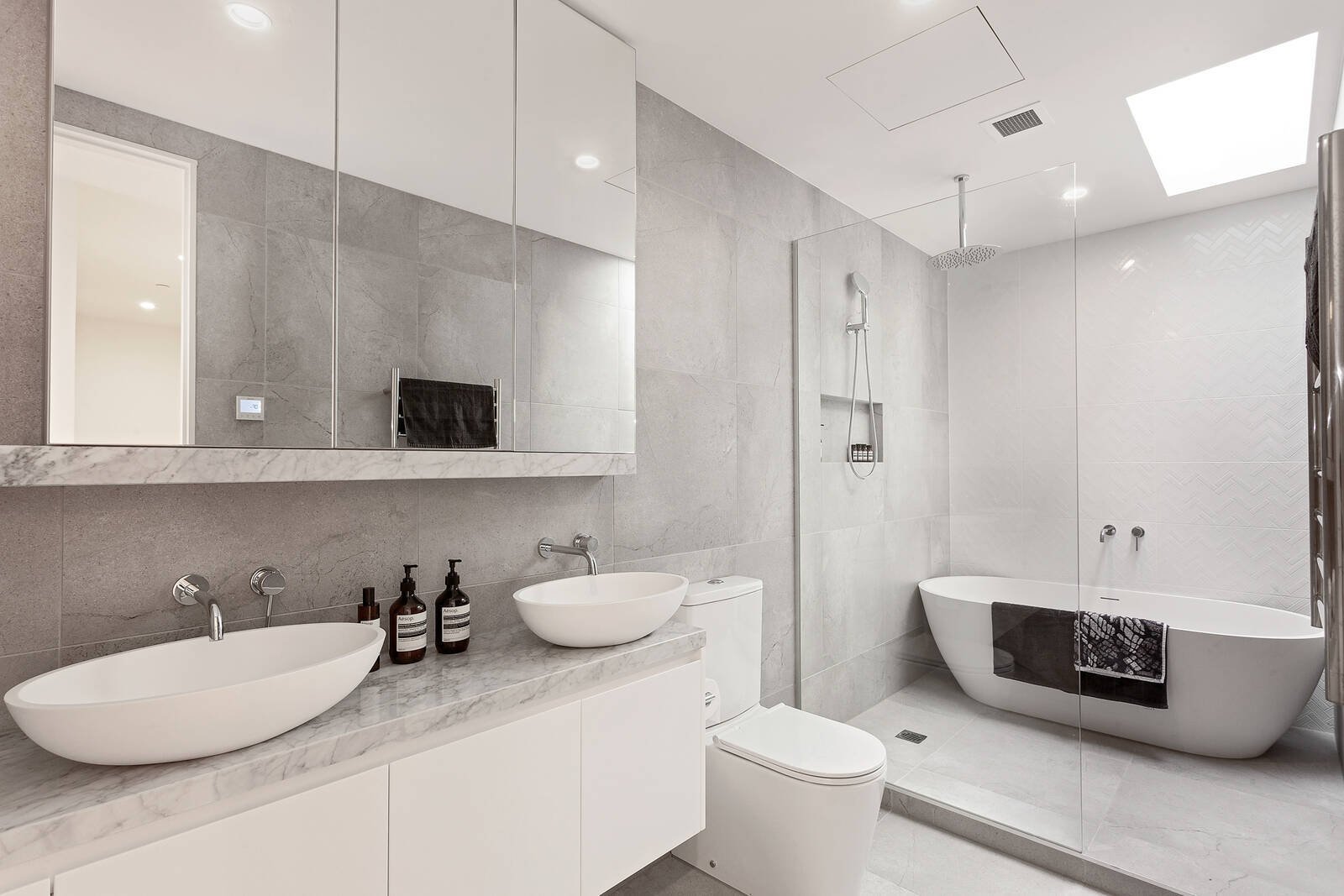 Real Estate and Property in 302/29 Foam Street, Elwood, VIC