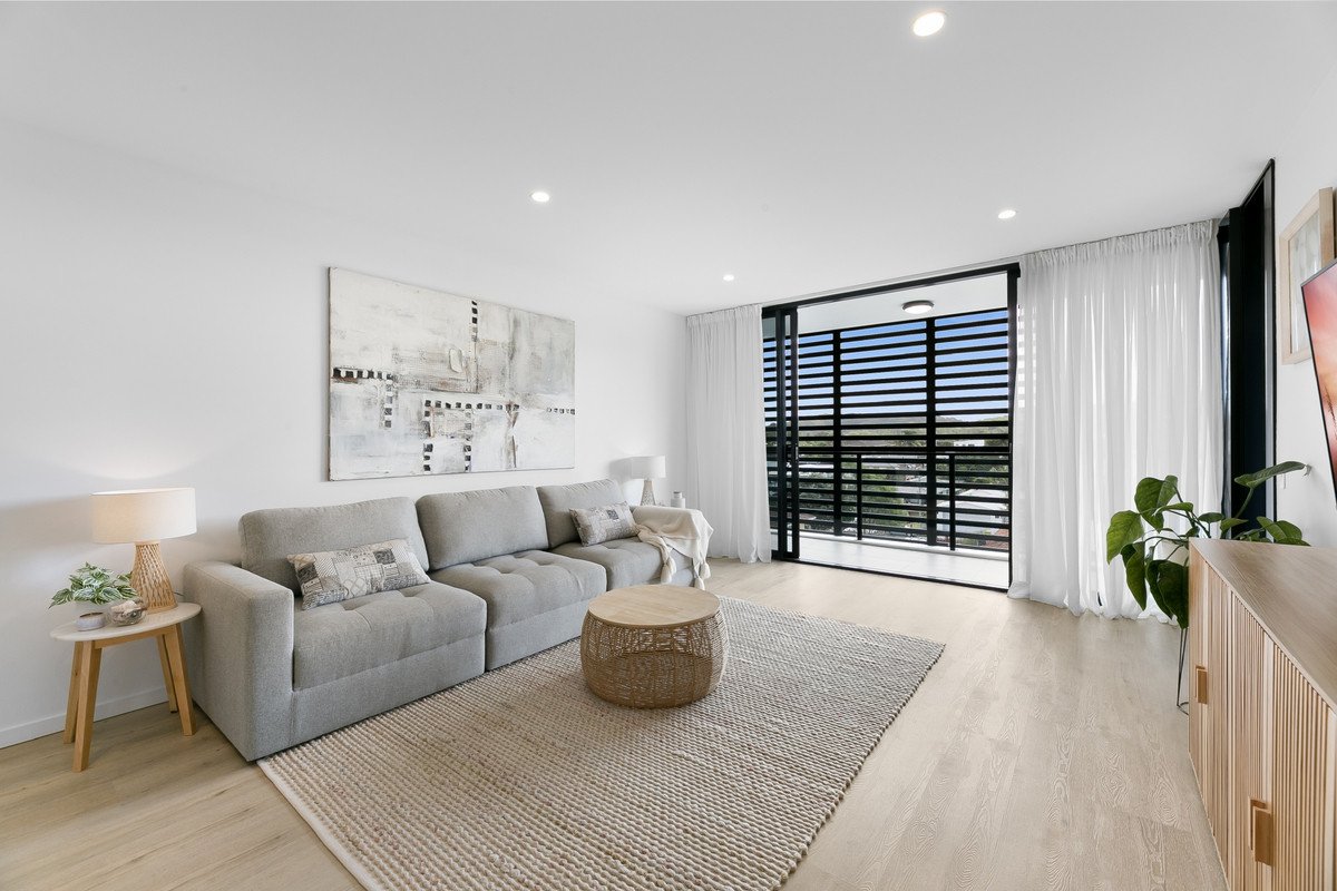 302/3-7 Twenty Fourth Avenue Palm Beach 5