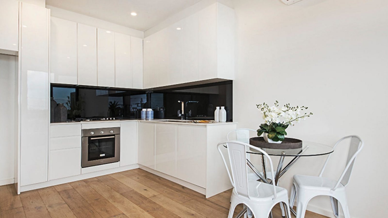 Gallery: 302/332 Neerim Road