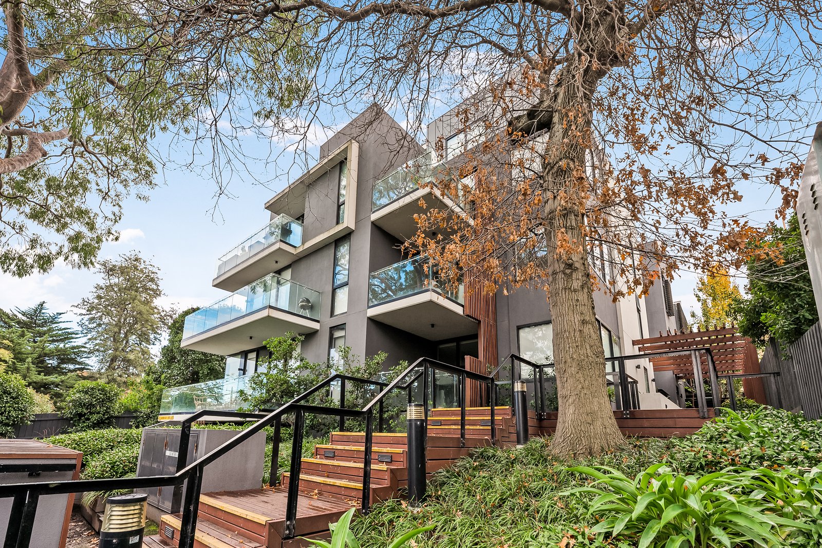 302/39 Riversdale Road