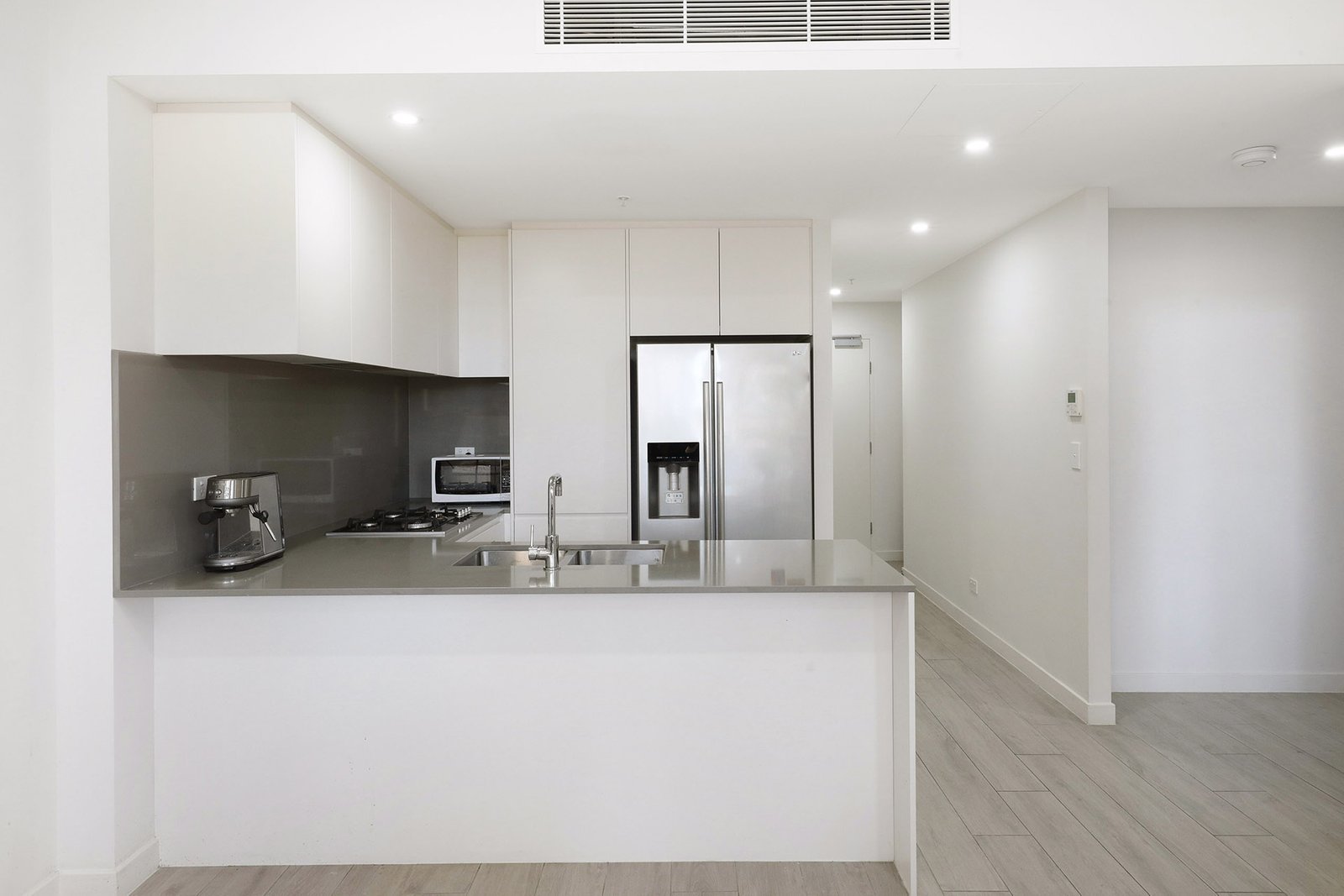 302/44 Regent Street KOGARAH 3