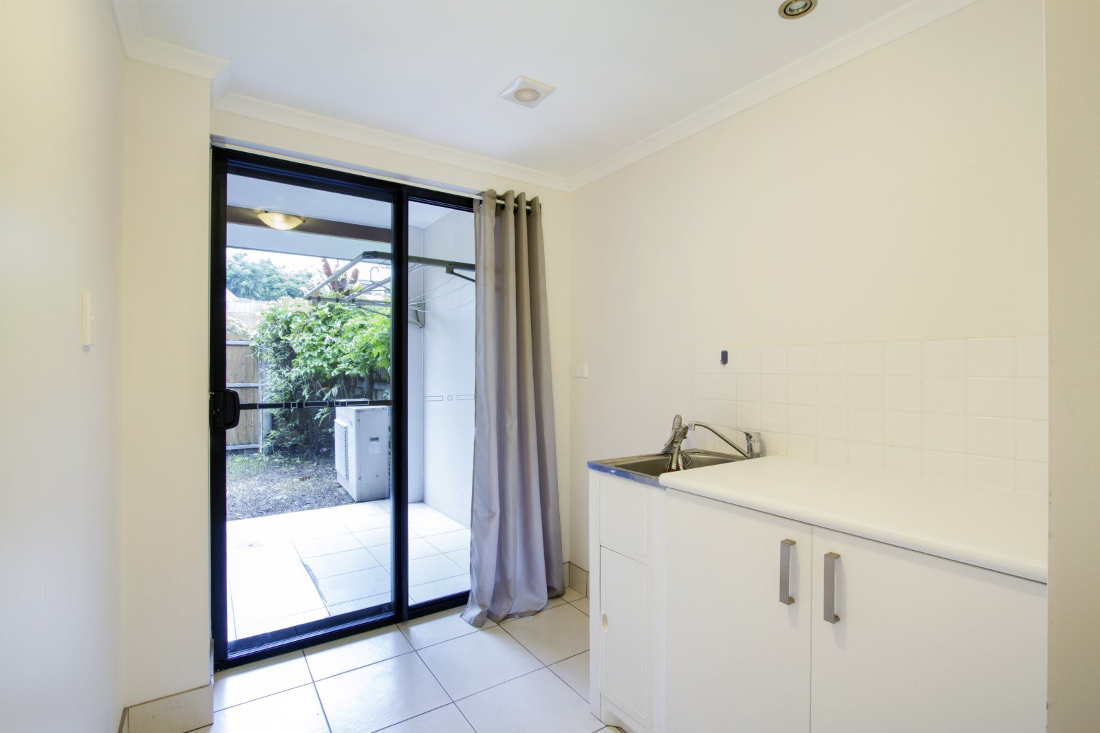 30/25 Abell Road CANNONVALE 10