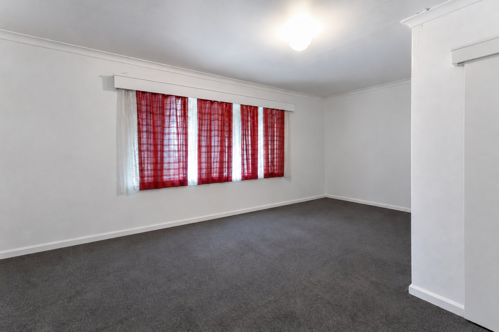 30/25 Macquoid Street QUEANBEYAN EAST 4