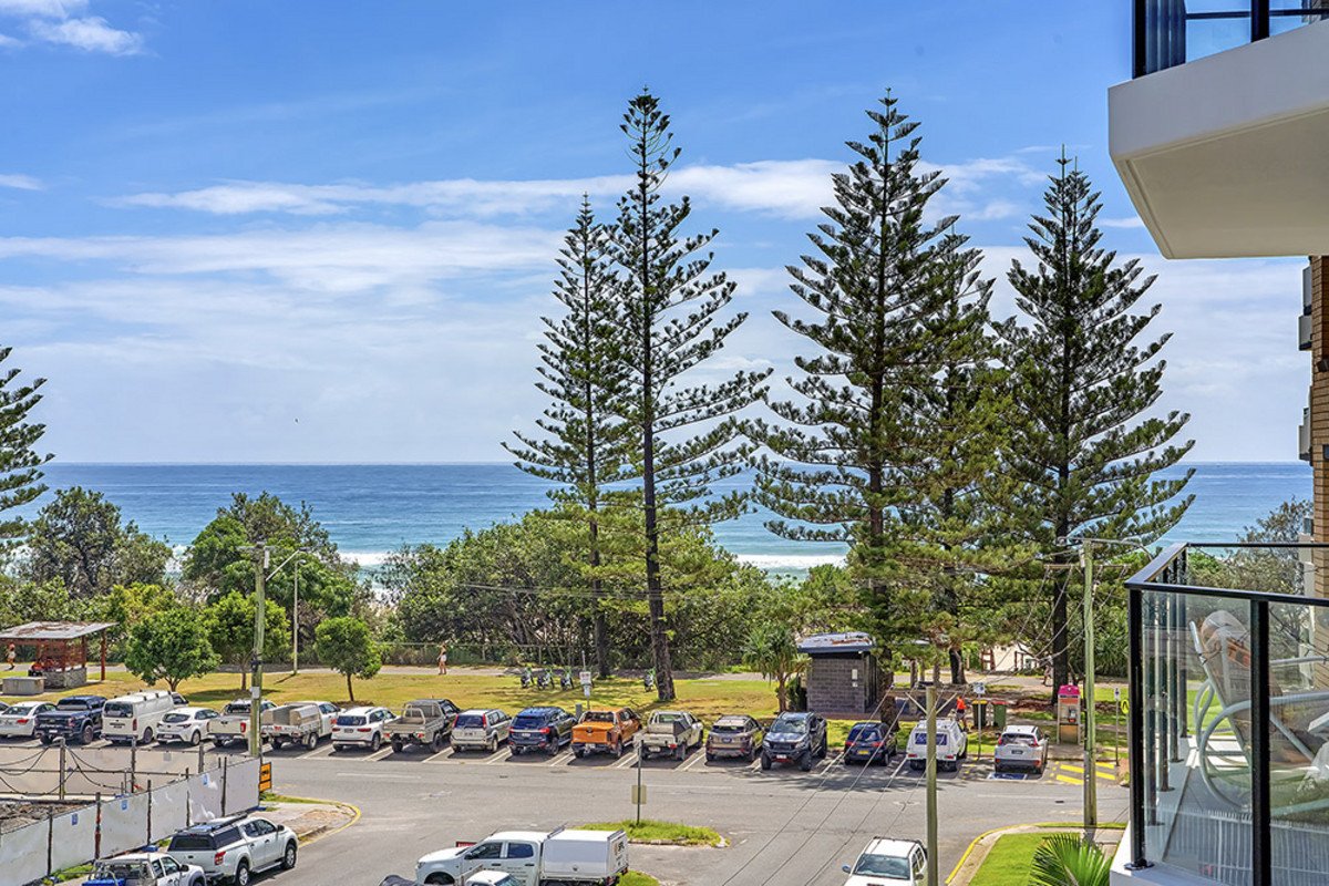 302/6 Second Avenue Burleigh Heads 1