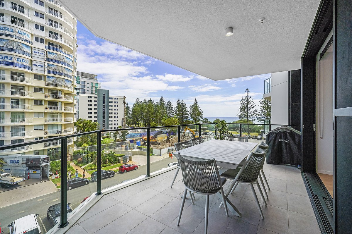 302/6 Second Avenue Burleigh Heads 2