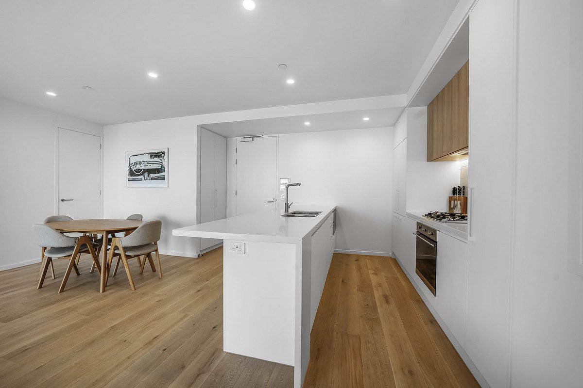 302/6 Second Avenue Burleigh Heads 7