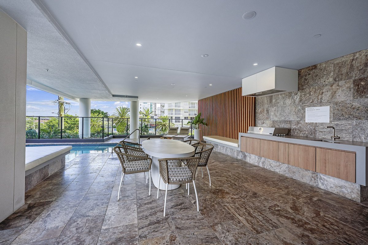 302/6 Second Avenue Burleigh Heads 13