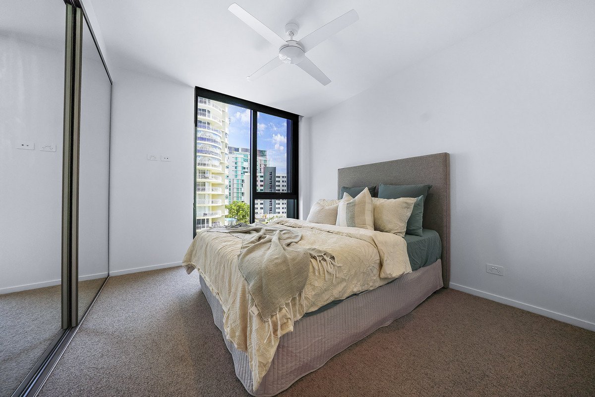 302/6 Second Avenue Burleigh Heads 11