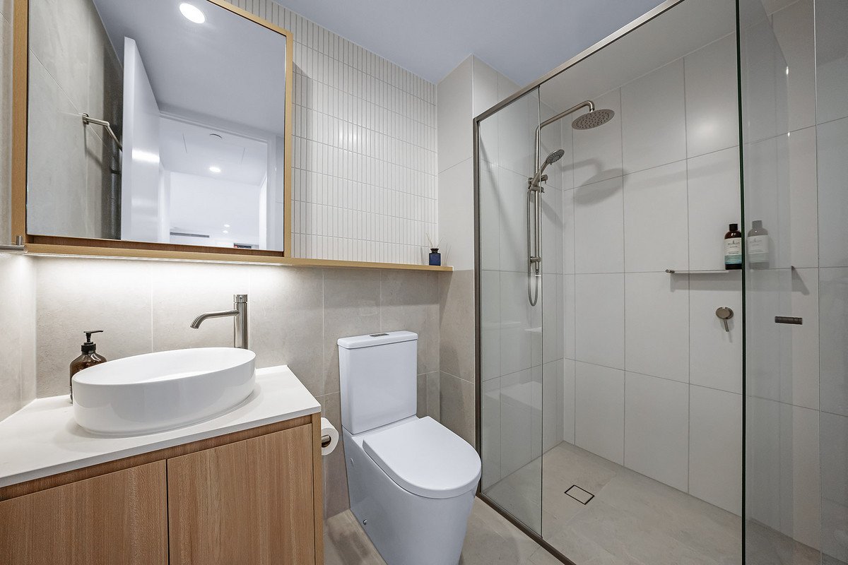 302/6 Second Avenue Burleigh Heads 12