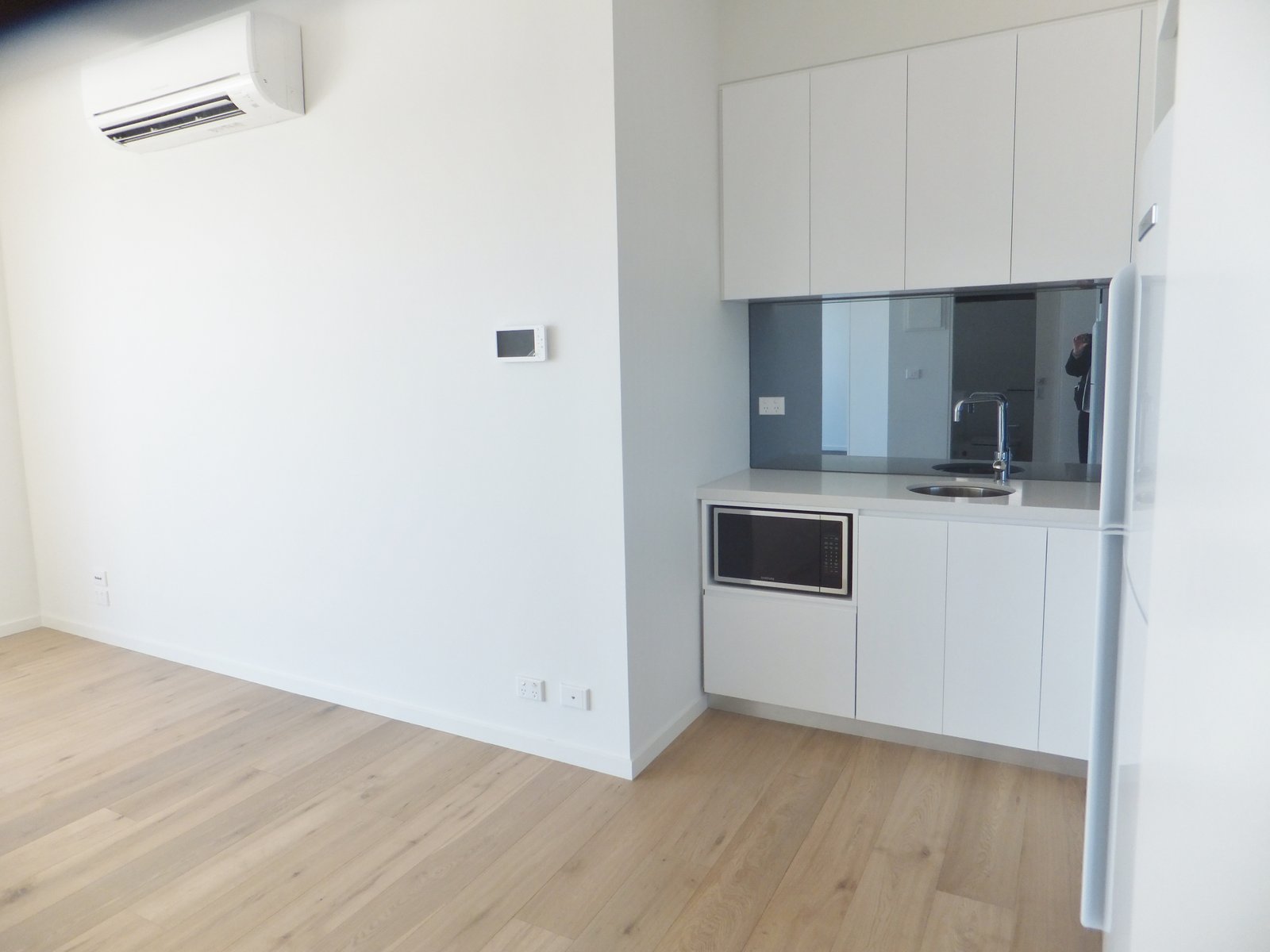 Gallery: 302/658 Centre Road
