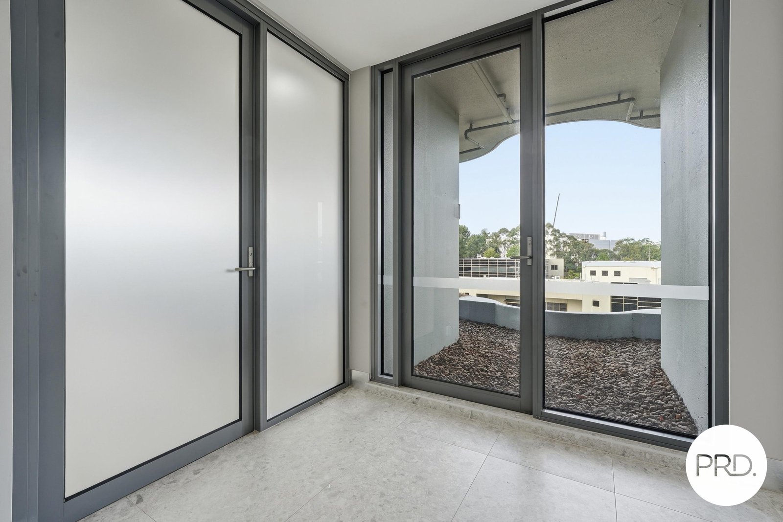 3.02/7 Maitland Place NORWEST 9