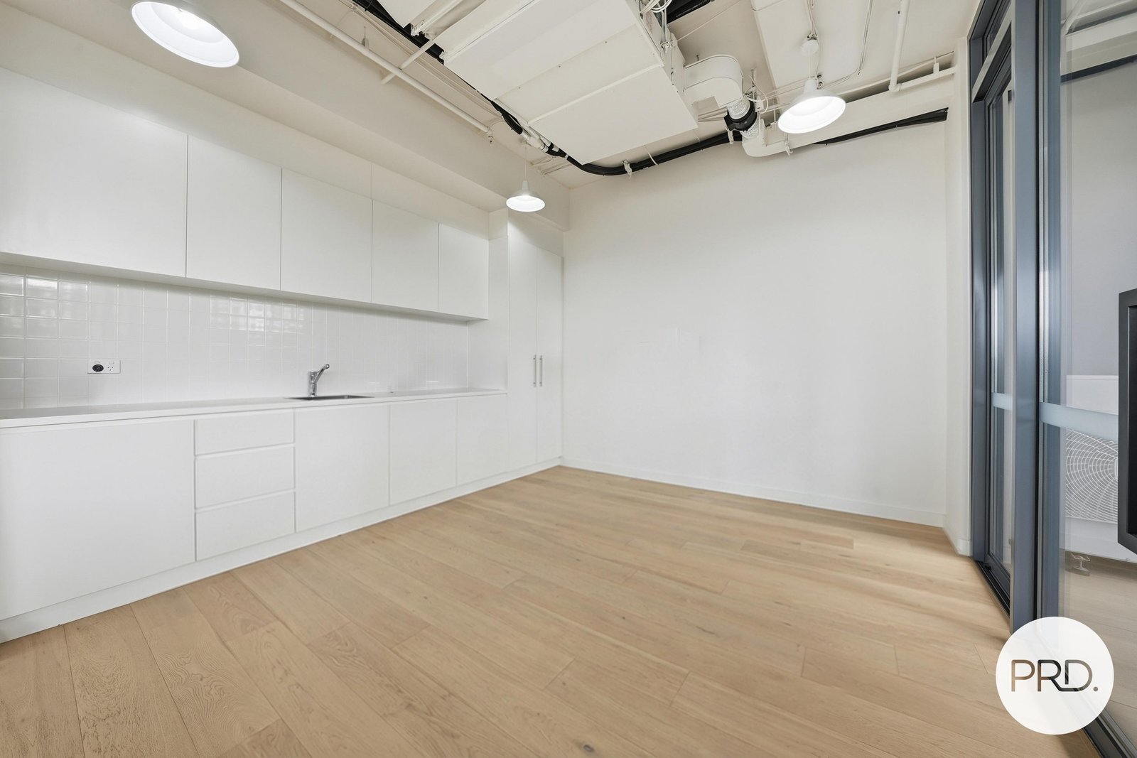 3.02/7 Maitland Place NORWEST 13