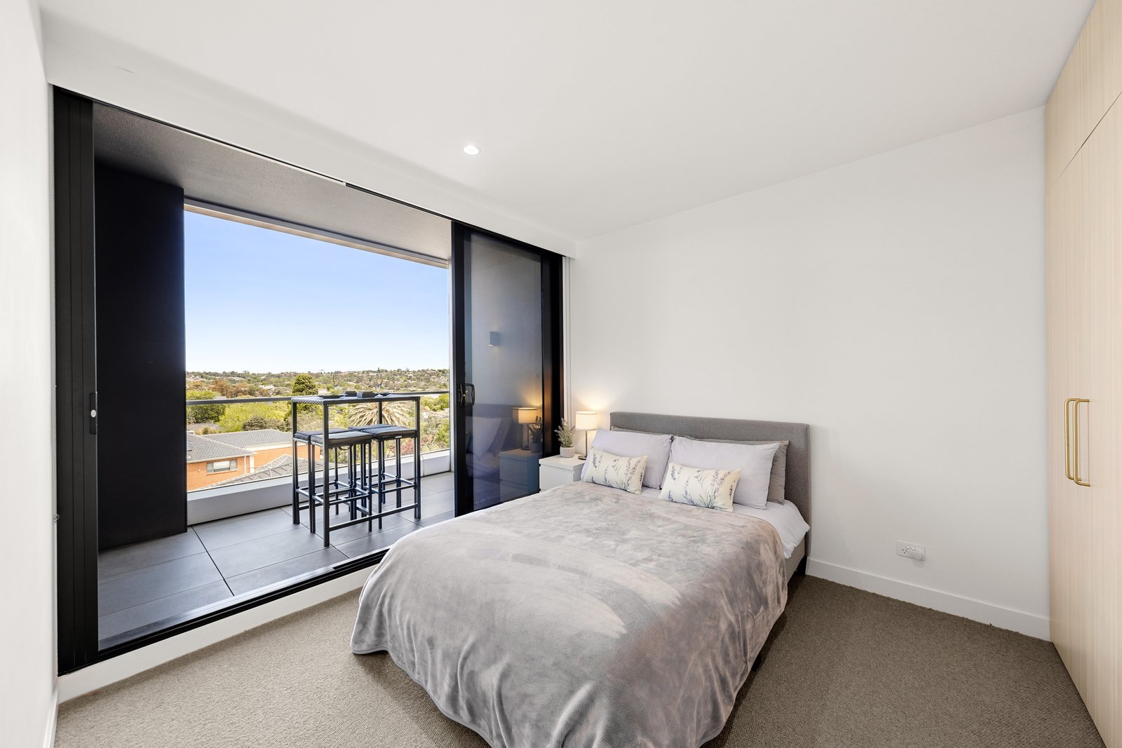 Gallery: 302/78 Doncaster Road