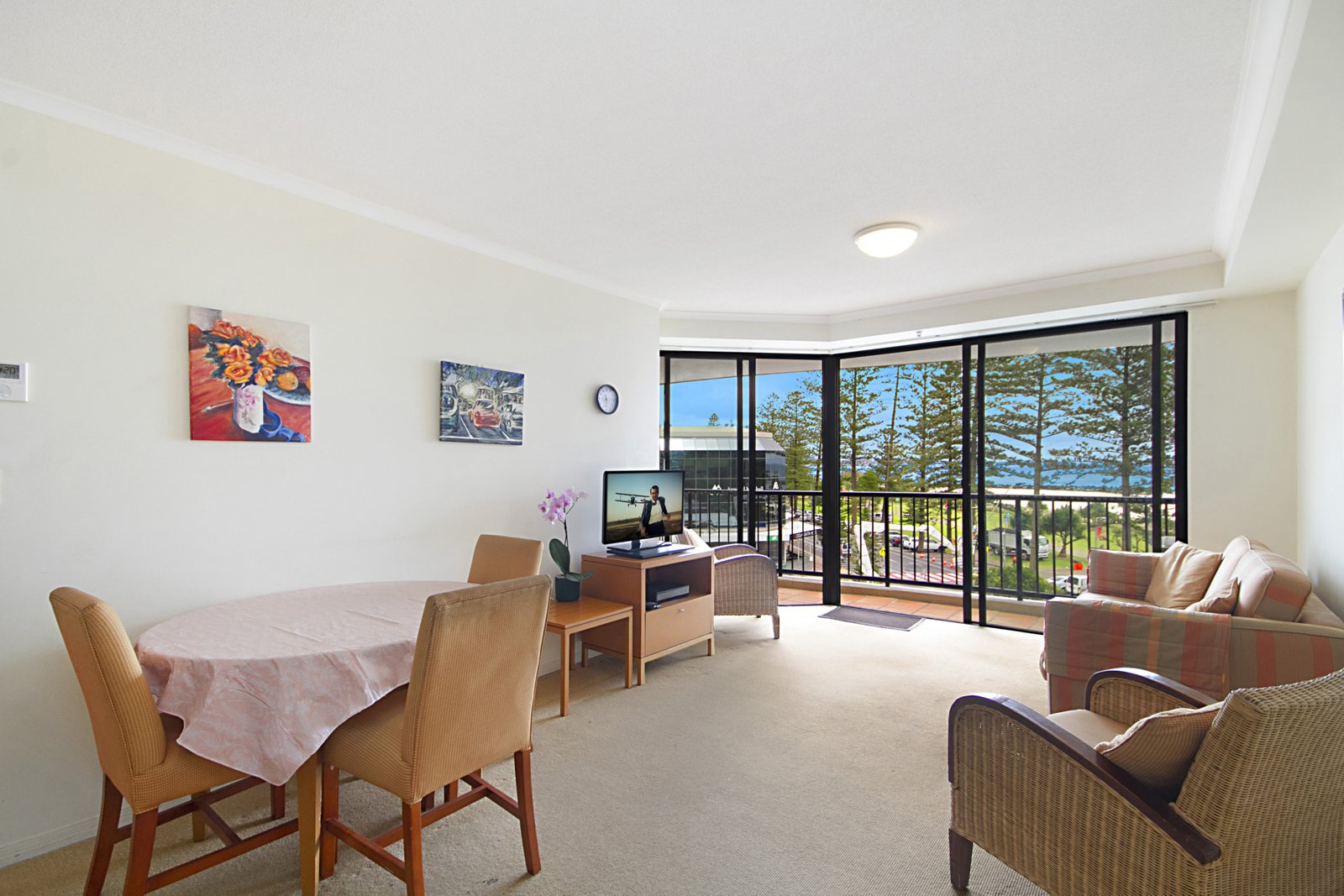 302/88 Marine Parade COOLANGATTA 3