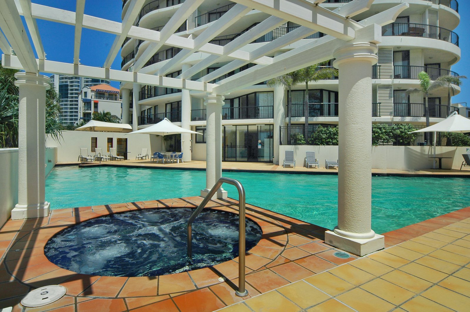 302/88 Marine Parade COOLANGATTA 10