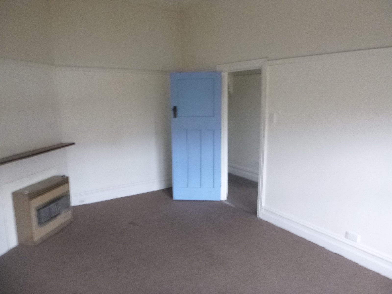 303 Neill Street SOLDIERS HILL 6